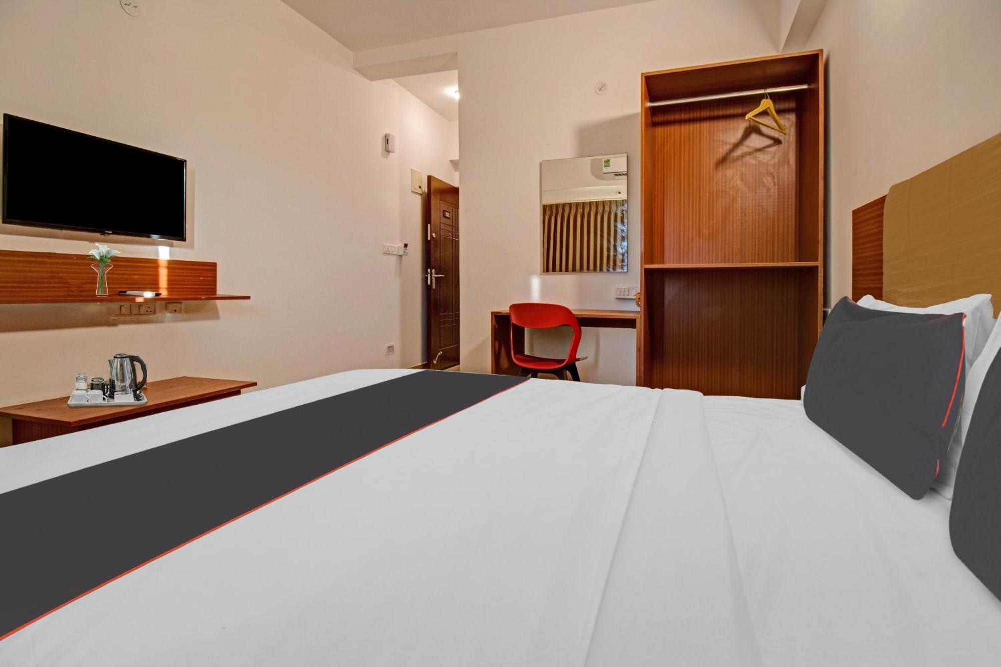 Super Collection O Petals Otium Business Hotel Бангалор Экстерьер фото